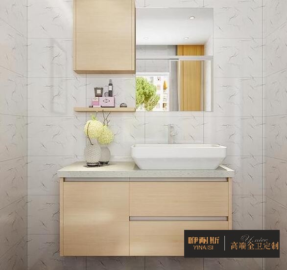 小巧的吊柜，滿足衛(wèi)生間日常收納;設(shè)置隔板，方便洗漱用品擺放。